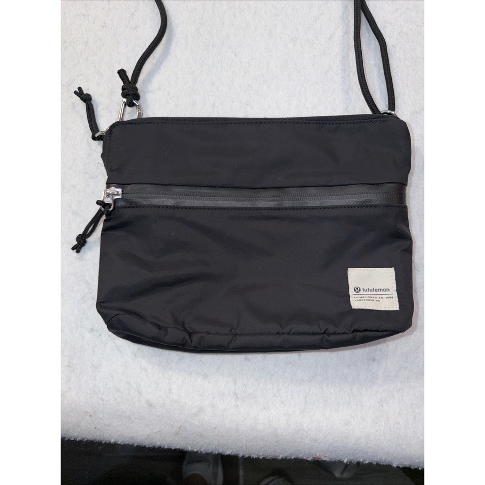 Lululemon Women's Nylon Crossbody Sling - Travel Bag Purse EUC